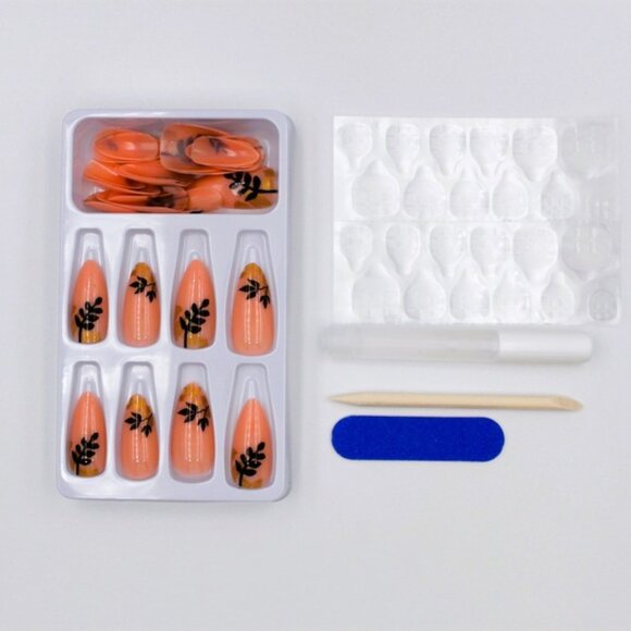 Blush Press on nails with flowers fake nails - Picture 3 of 3